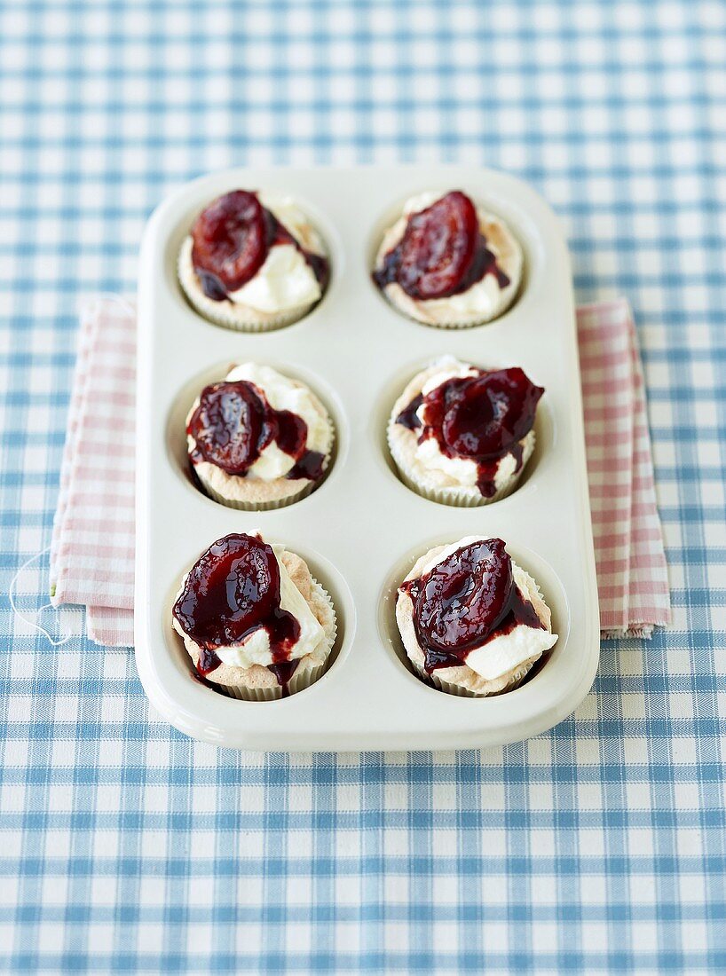 Angel cupcakes with plums