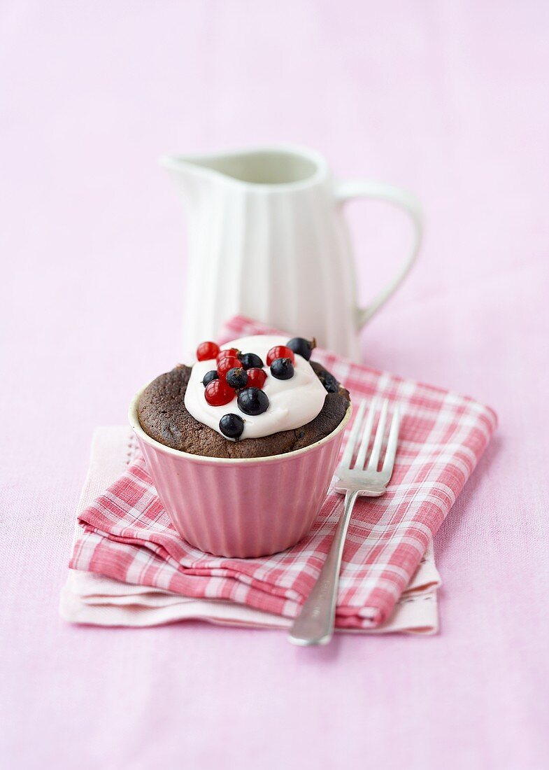 Cassis-Schokoladen-Cupcakes