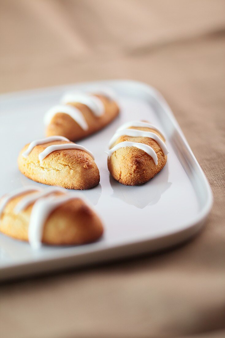 Biscuits with drizzle icing