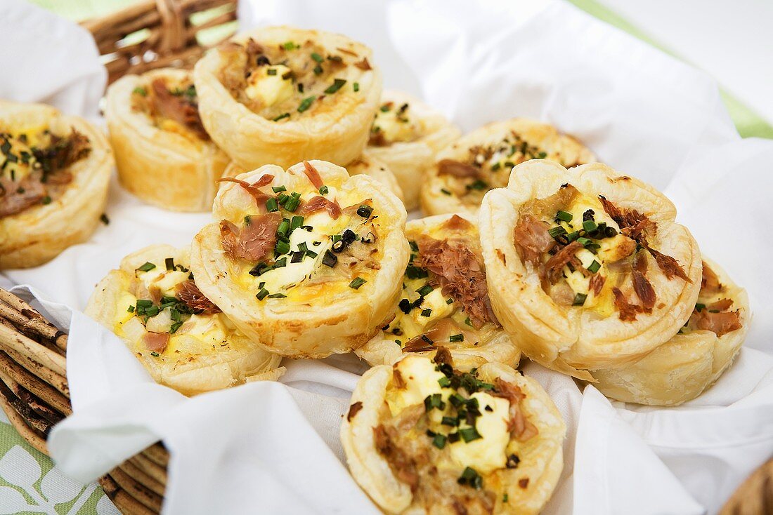 Minipies mit Thunfisch