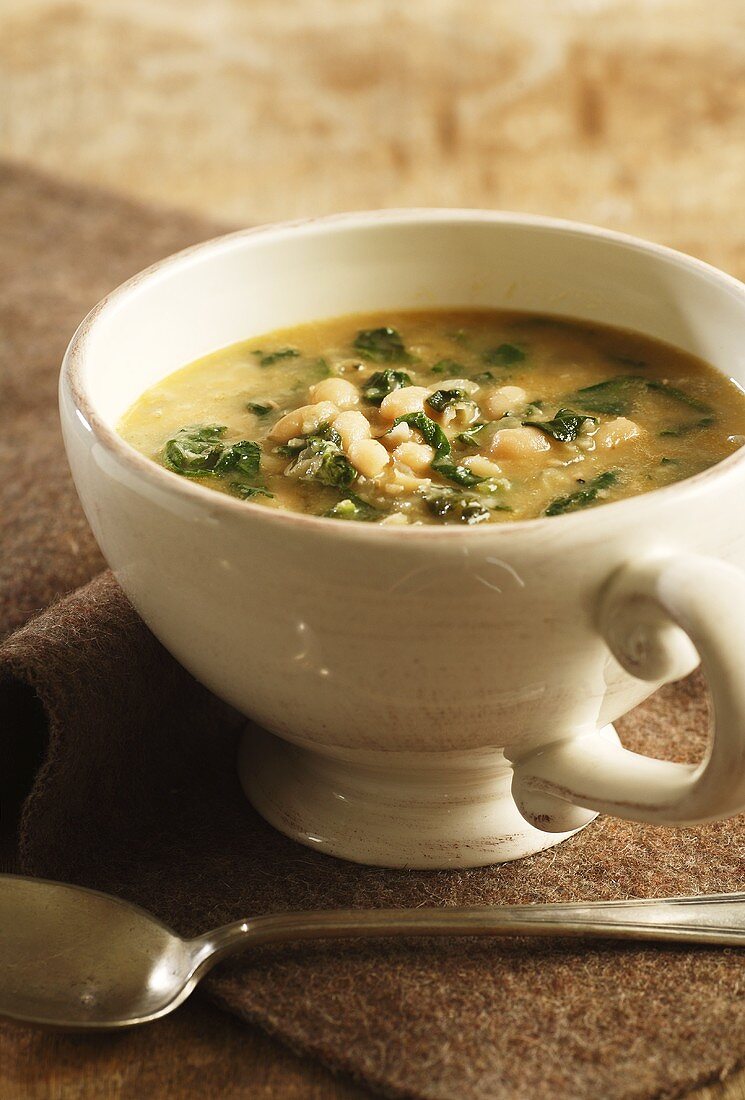 Bean and spinach soup