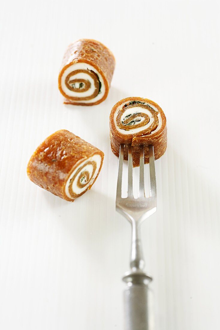 Apricot and goat's cheese rolls