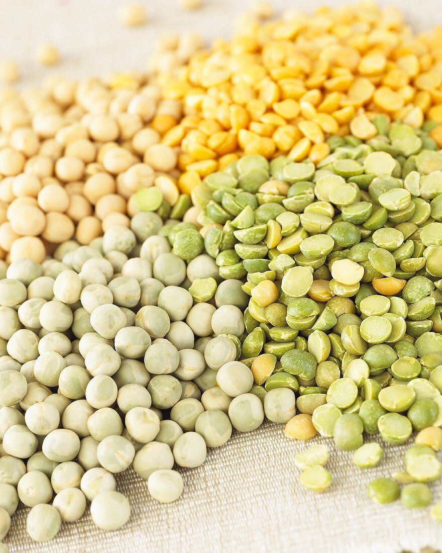 Various types of peas