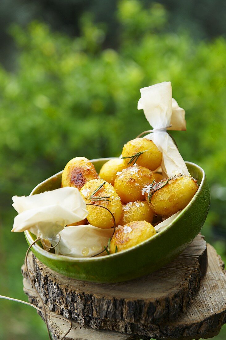 Potatoes with sea salt and rosemary