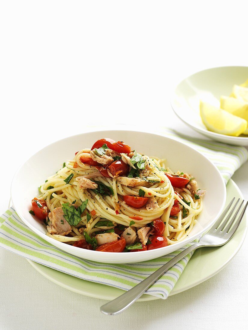 Spaghetti mit Thunfisch und Kirschtomaten