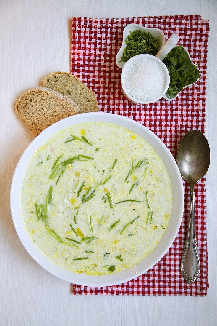Cheese soup with chives