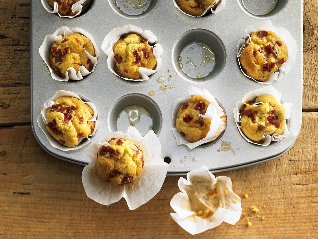 Mini muffins with Parmesan and Parma ham