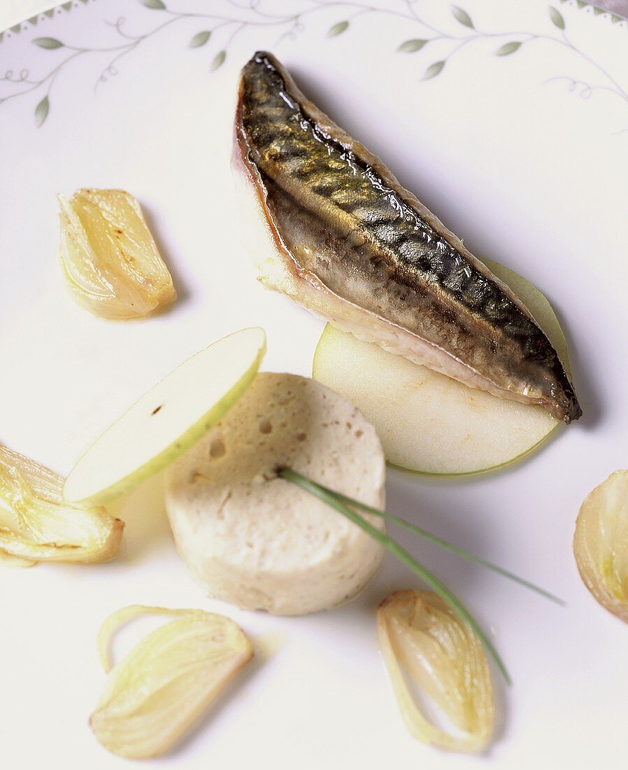 Whitefish mousse with mackerel, garlic and apple slices