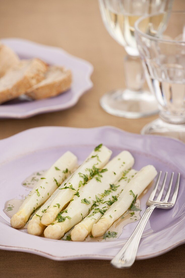 White asparagus with parsley butter