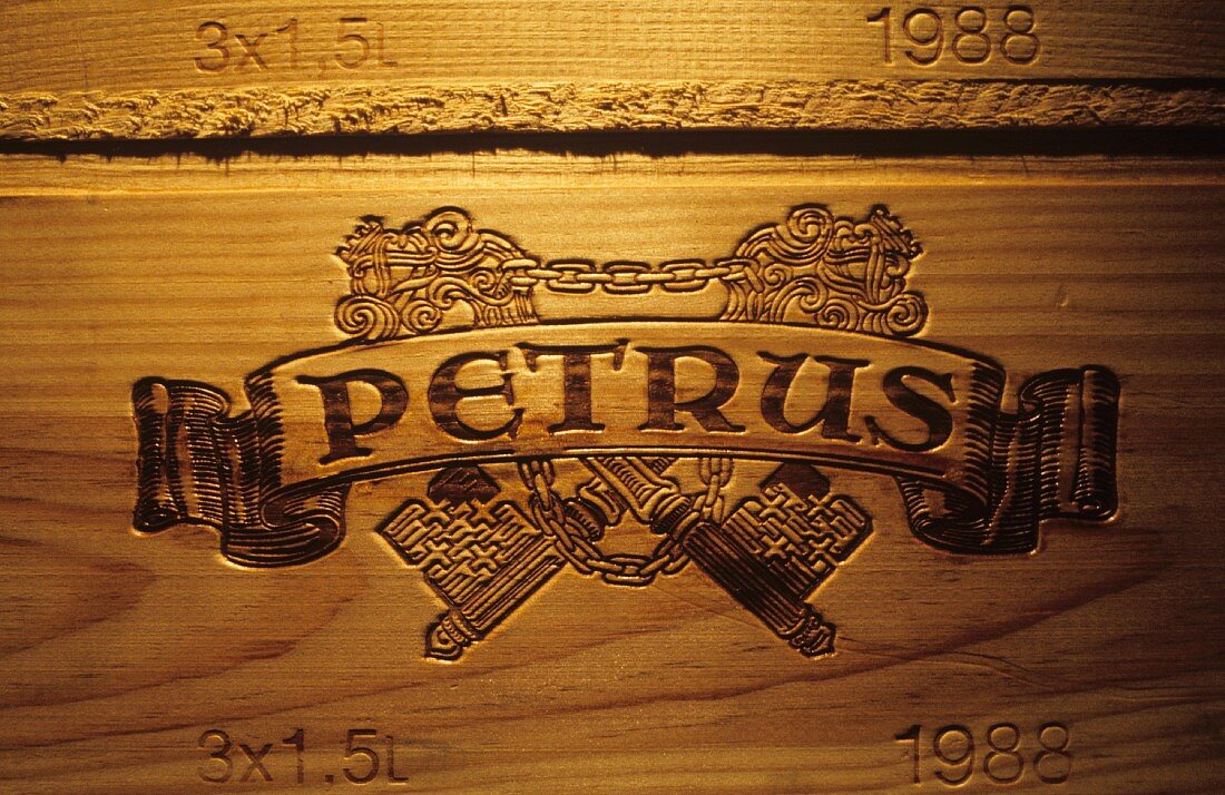 Logo 'Château Petrus', Pomerol, Libournais, Frankreich