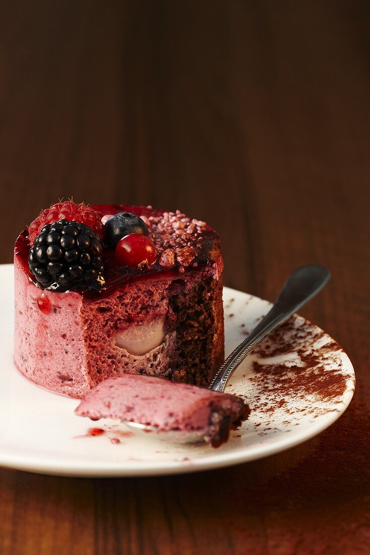 Individual berry pudding