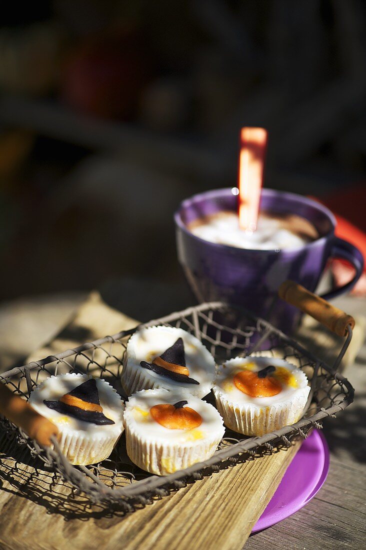 Pumpkin cupcakes for Halloween