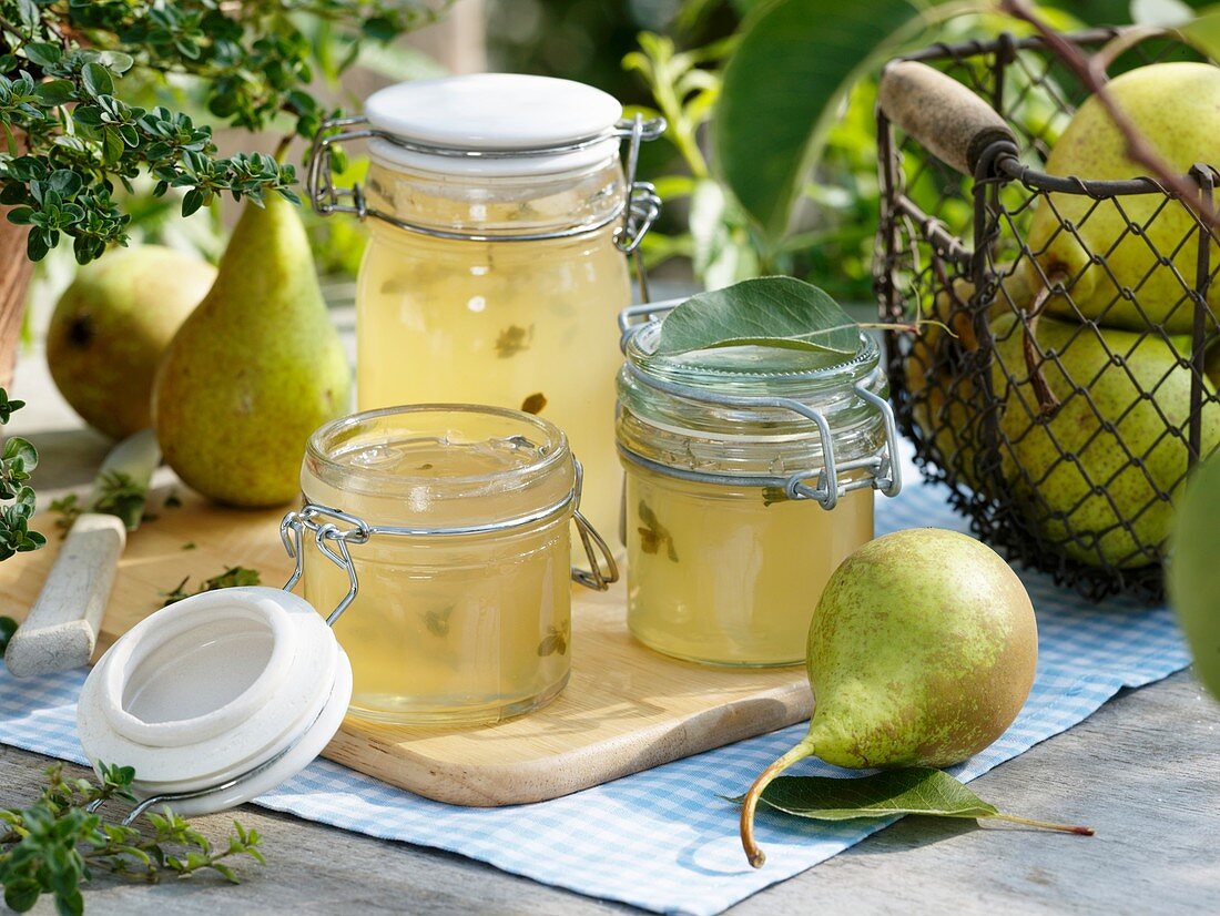 Pear jelly, fresh pears and lemon thyme