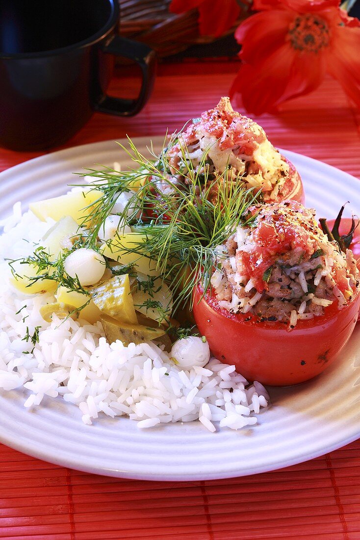 Stuffed tomatoes with rice and dill