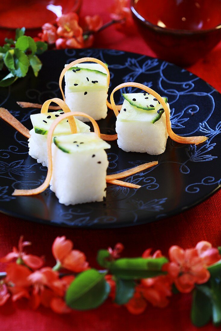 Cucumber maki sushi