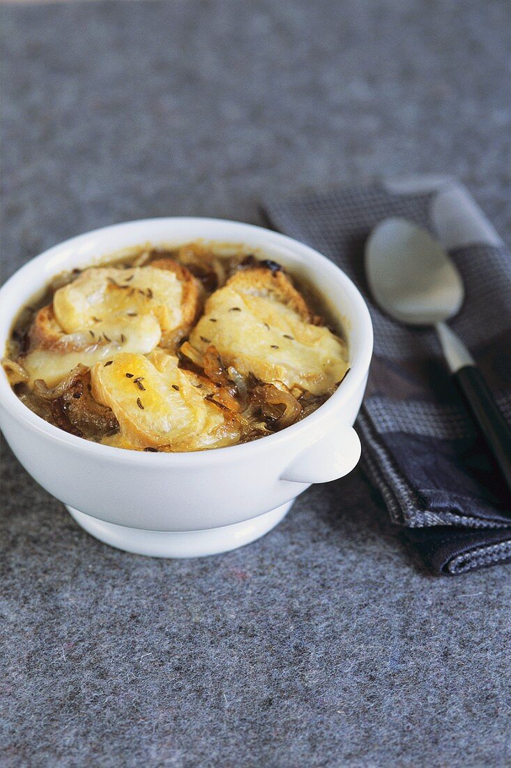 Gratinierte Zwiebelsuppe