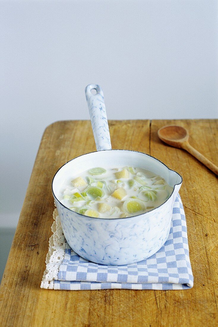 Leek and potato soup with cream