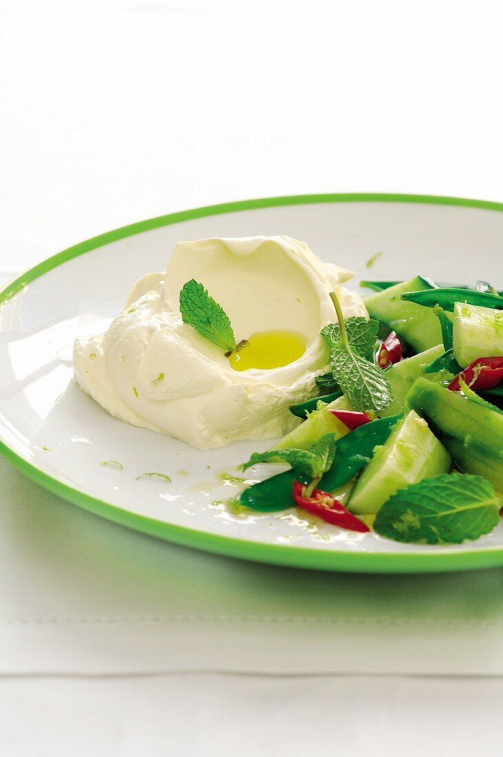 Cucumber salad with mint and cream cheese