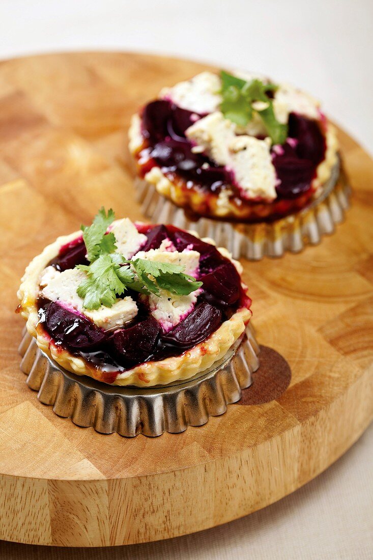 Beetroot tarts with hot chutney and feta cheese
