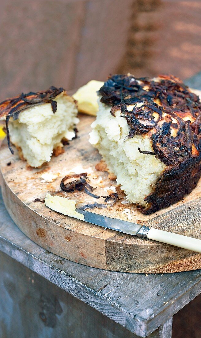 Pot bread with bacon and onions