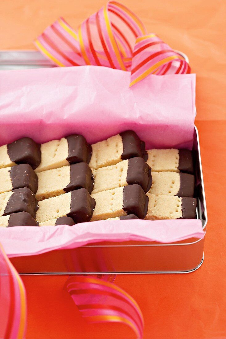 Chocolate-dipped shortbread fingers to give as a gift