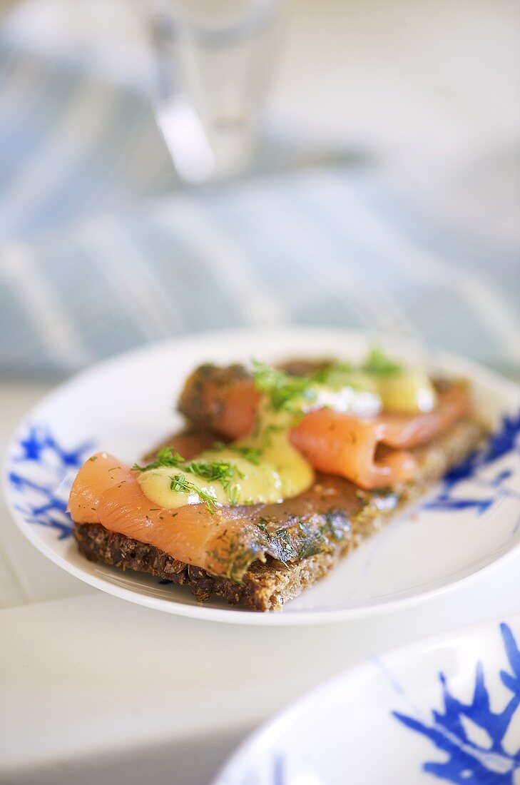 Gravadlax with mustard and dill sauce on rye bread
