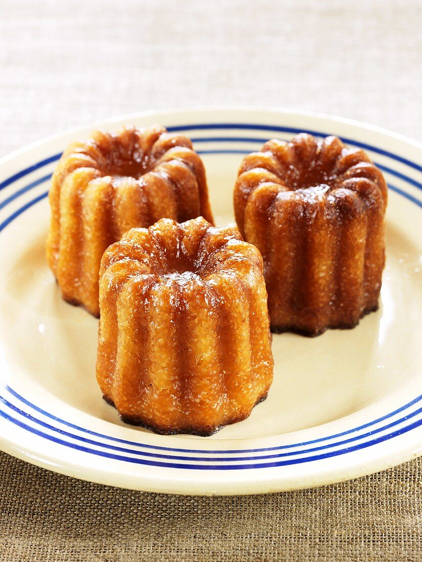 Cannelés bordelaises (Traditional French cakes)