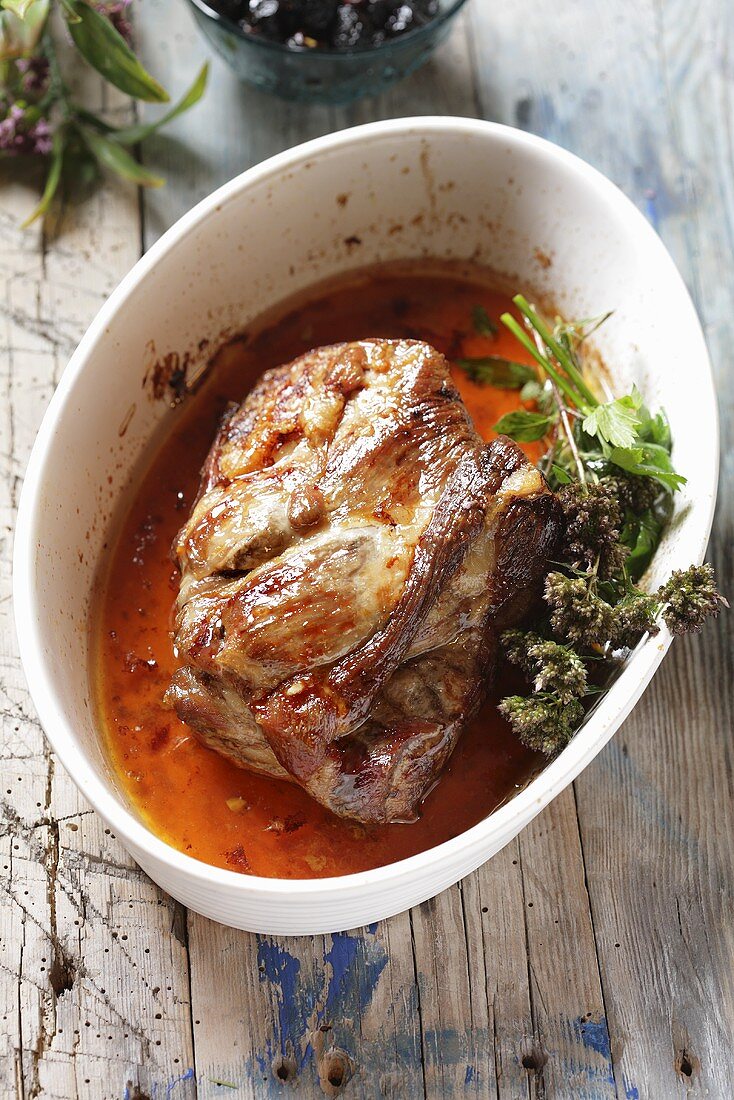 Schweinebraten mit Kräuterbouquet