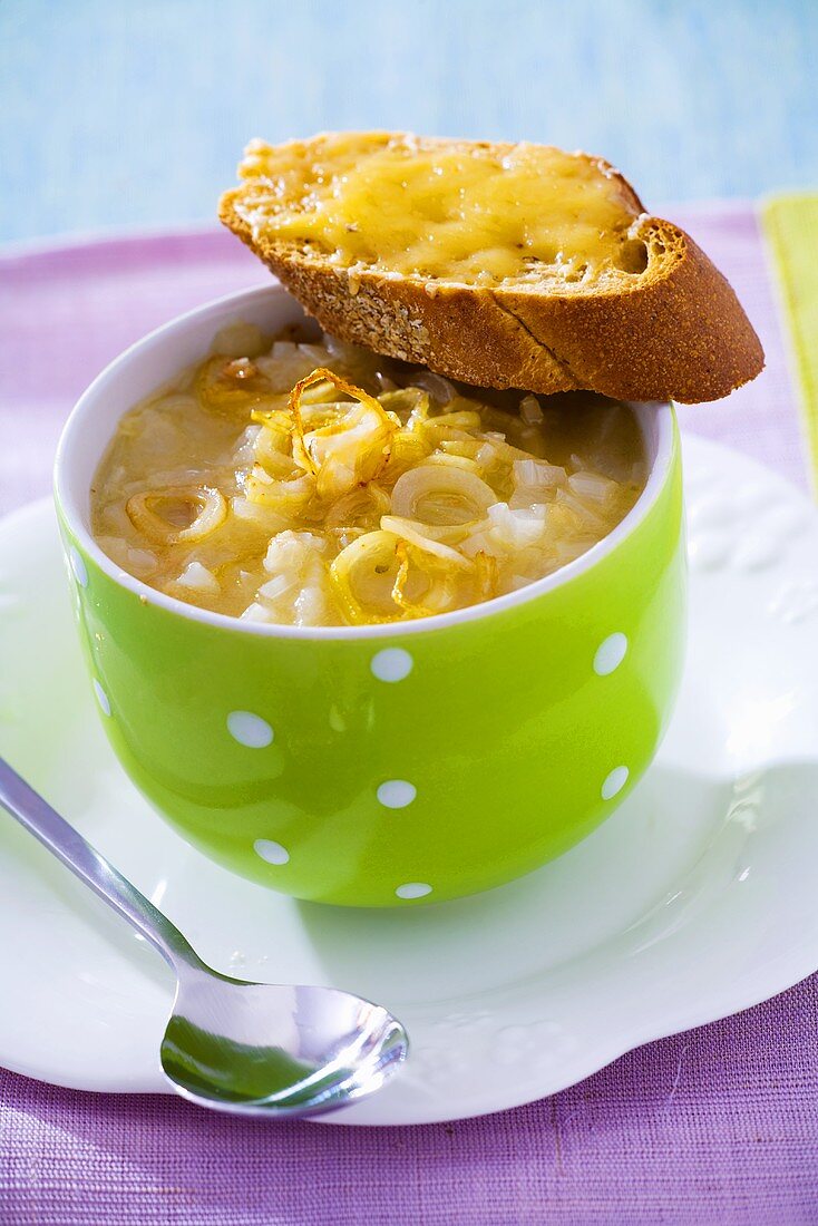 Onion soup with cheese croute