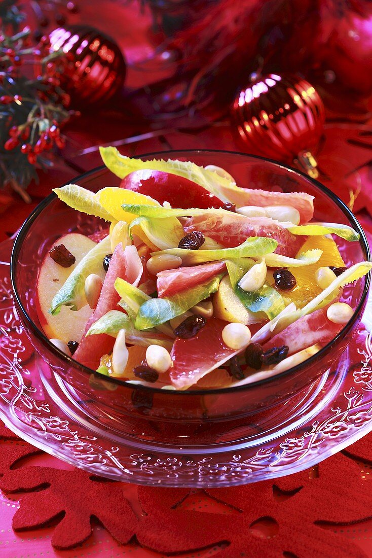Chicoreesalat mit Früchten (weihnachtlich)