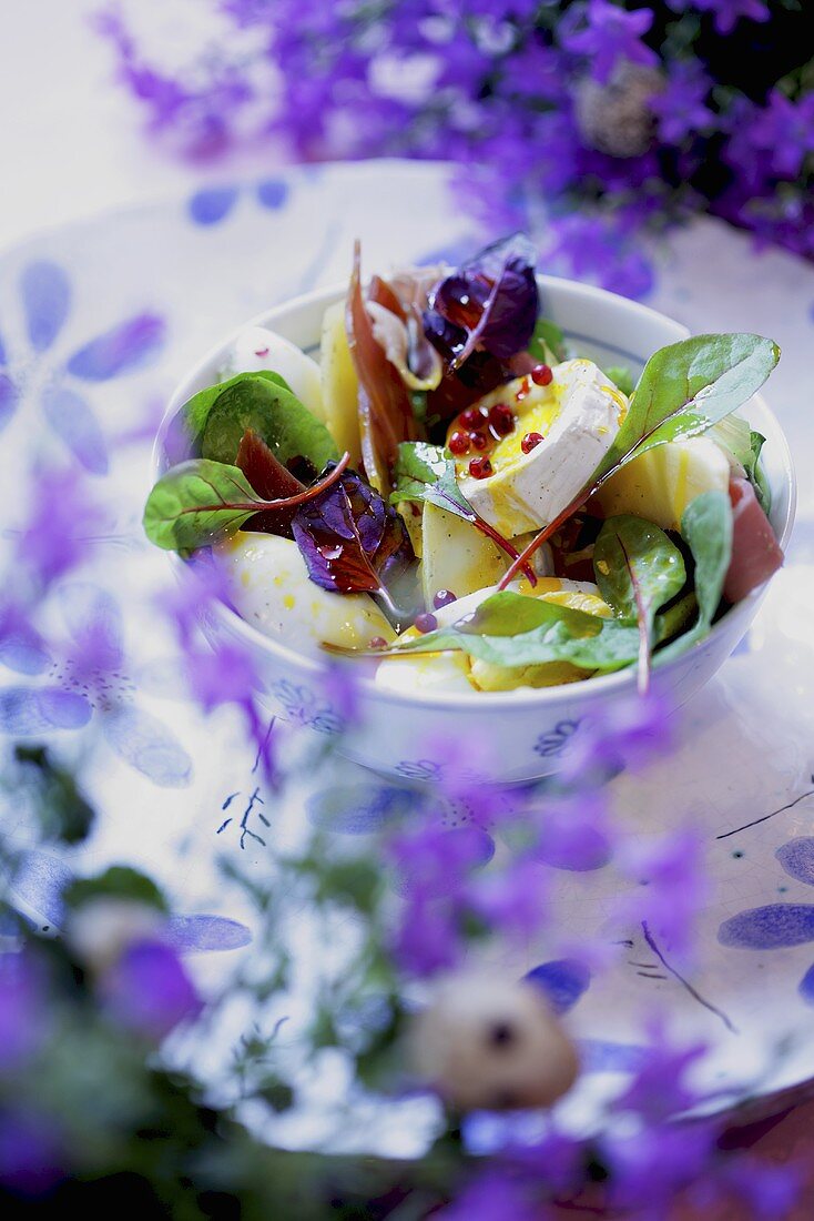 Salat aus Rote-Bete-Blättern und Eiern