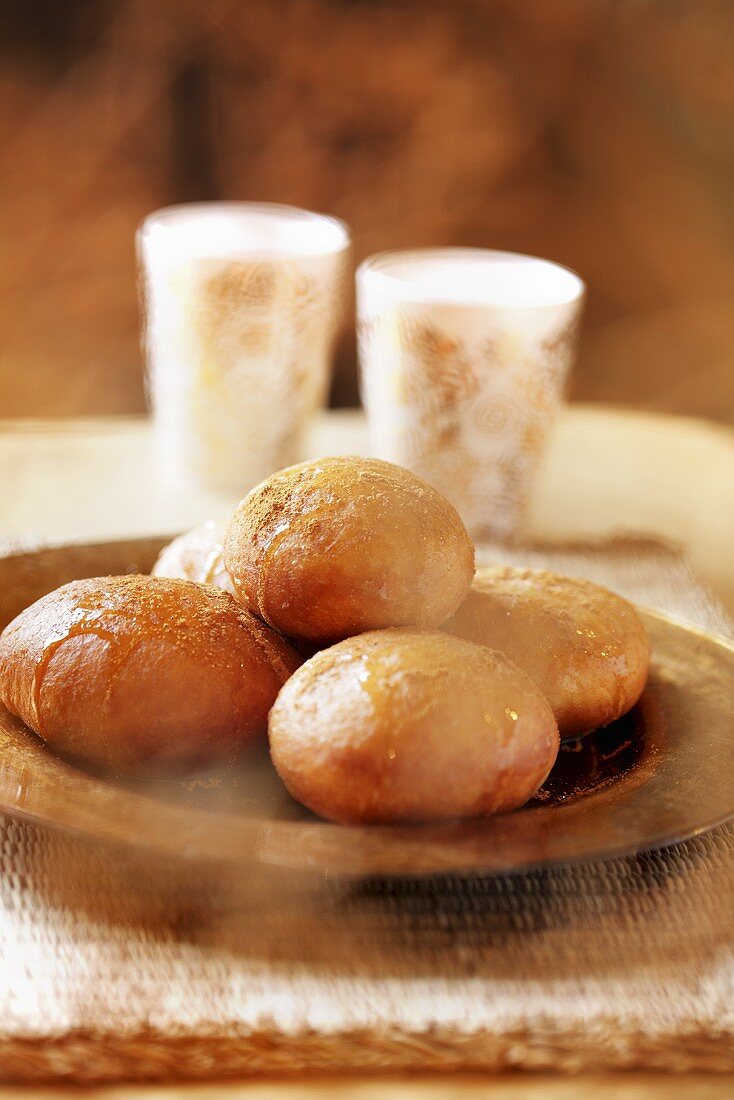 Doughnuts with honey sauce