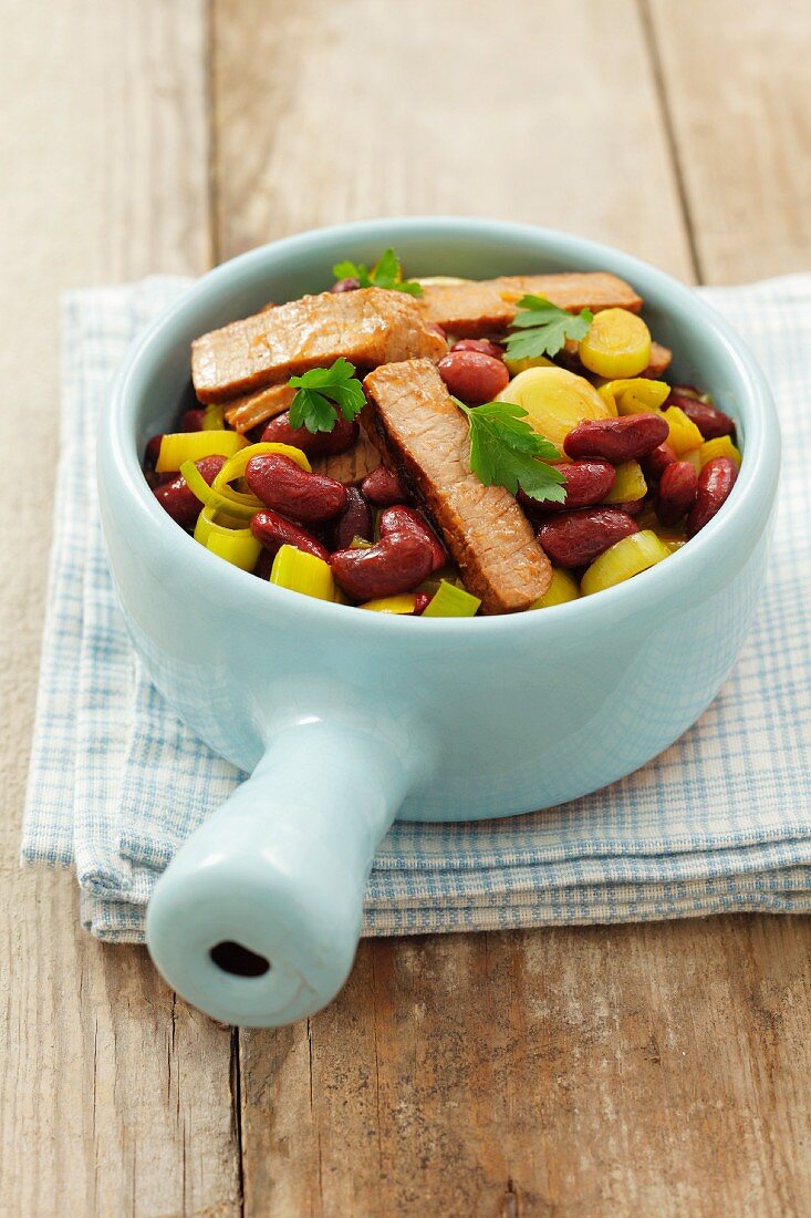 Beef with red kidney beans, leeks and coriander