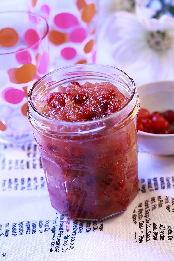 Apple and cranberry jam