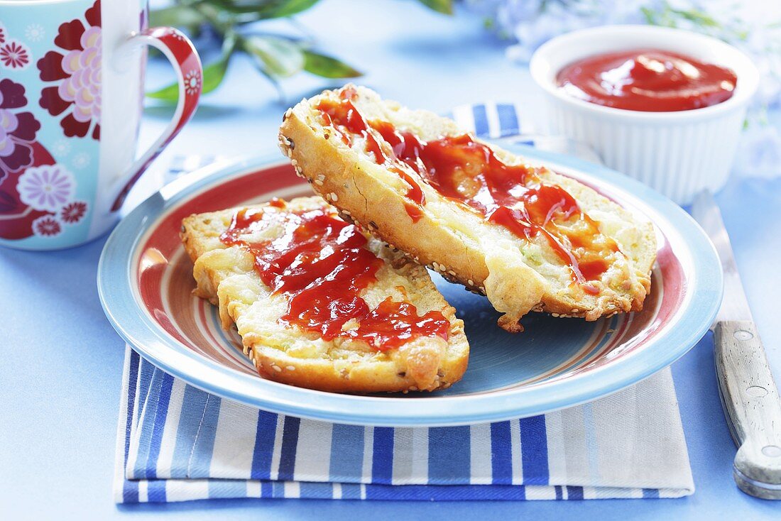 Garlic toast with ketchup