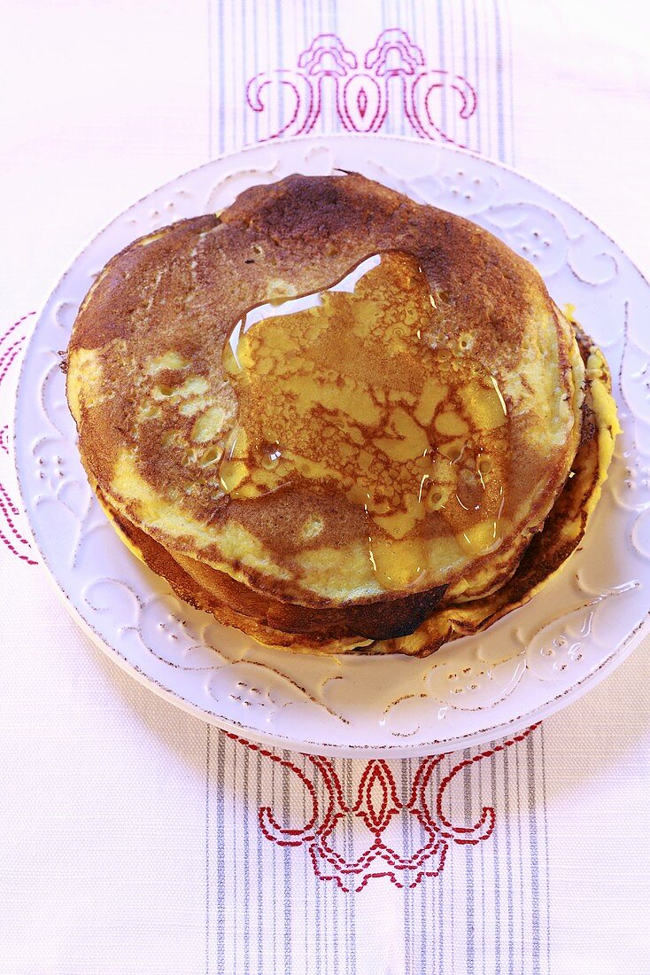 Pancakes mit Ahornsirup