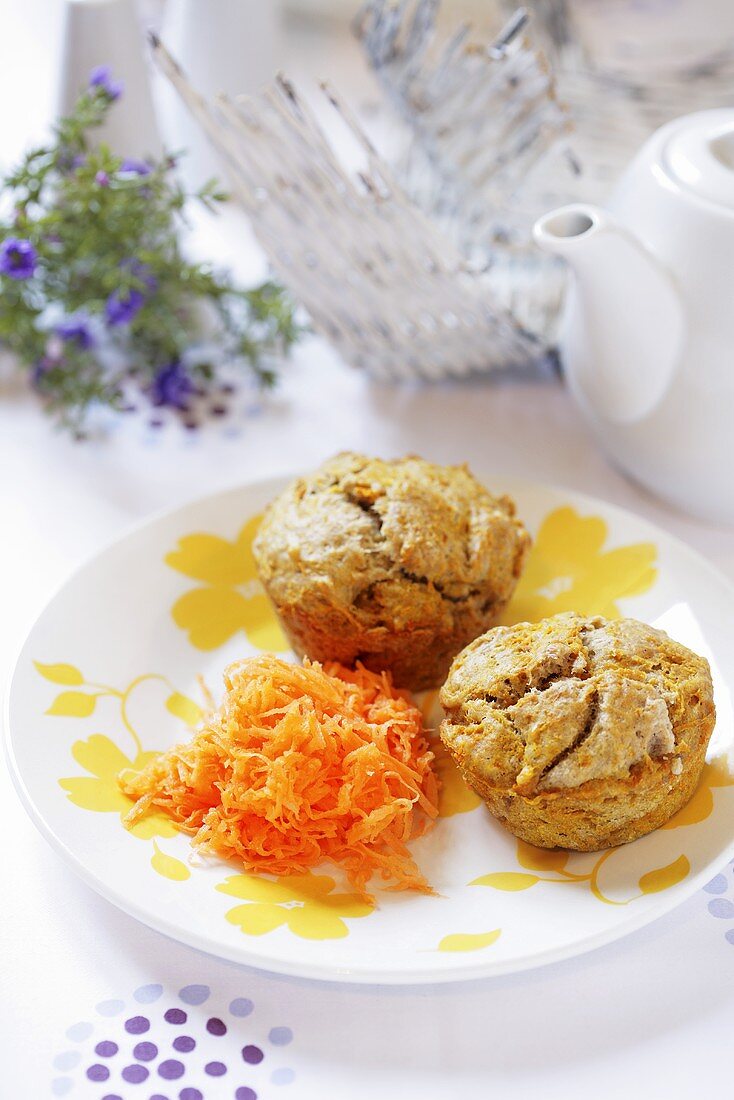 Carrot and orange muffins with grated carrot