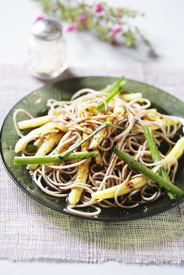 Spaghetti with beans and soy sauce
