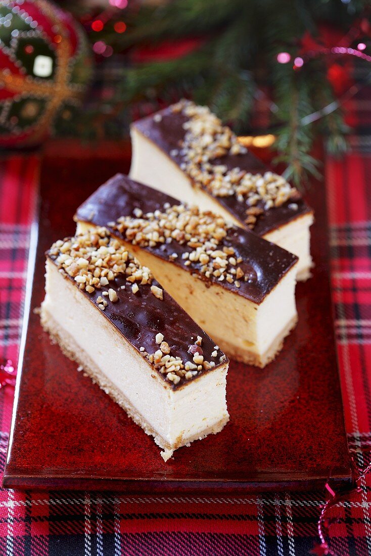 Cheesecake with nuts (Christmas)