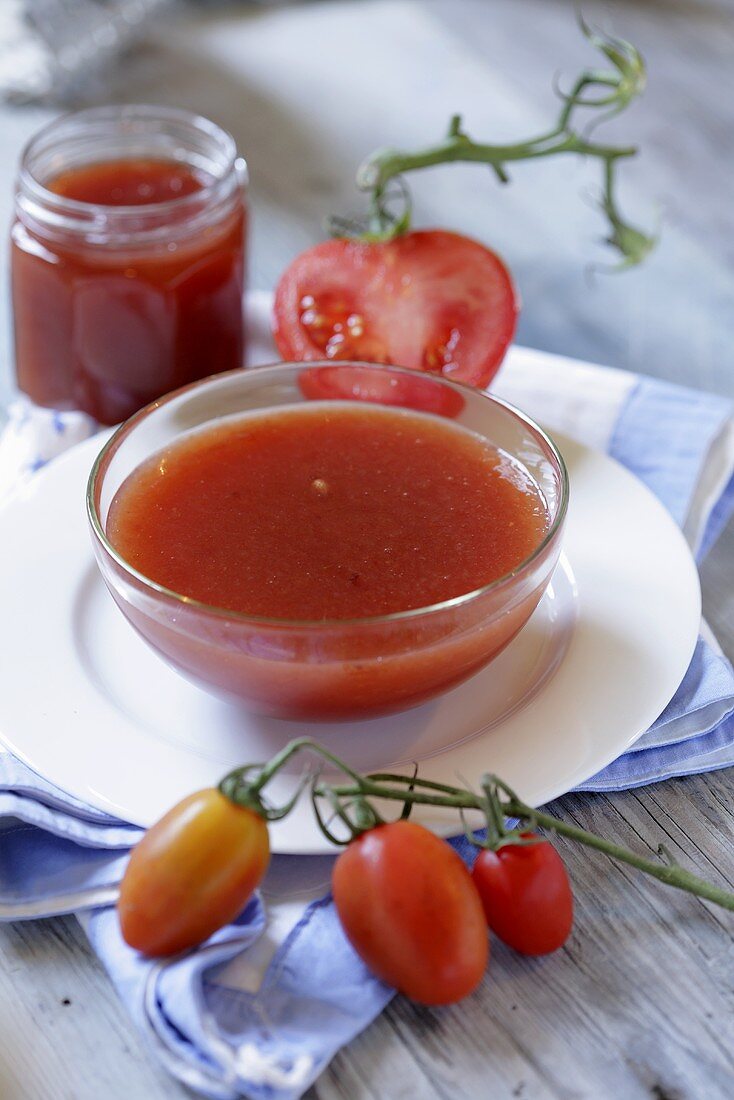 Tomato chutney in glass dish