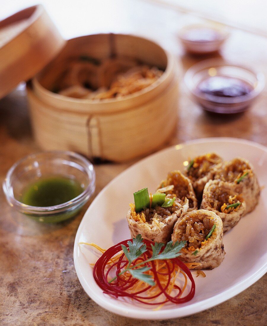 Pancake rolls filled with glass noodles