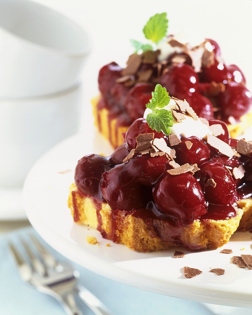 Marble cake with sour cherries and red wine icing