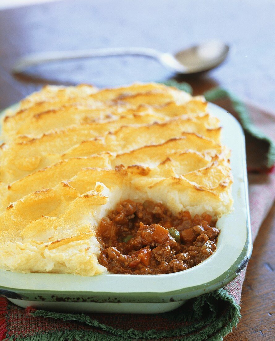Cottage pie (savoury mince with mashed potato topping)