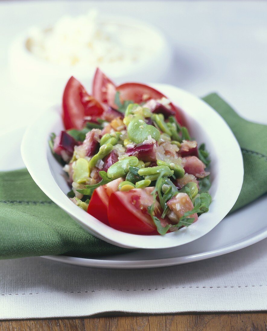 Bean salad with diced aubergine and rocket