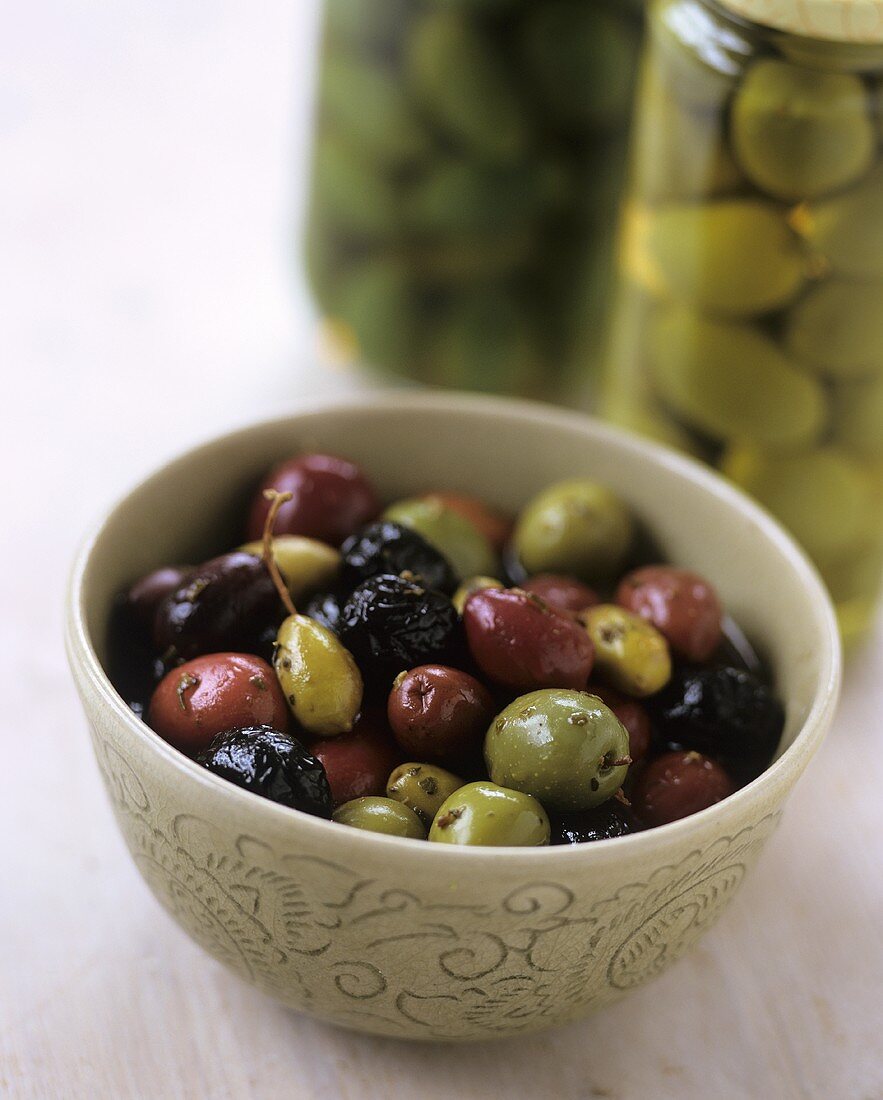 Pickled olives with herbs