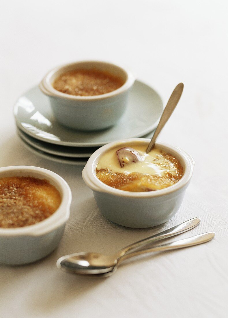 Crème Brûlée mit Nektarinen