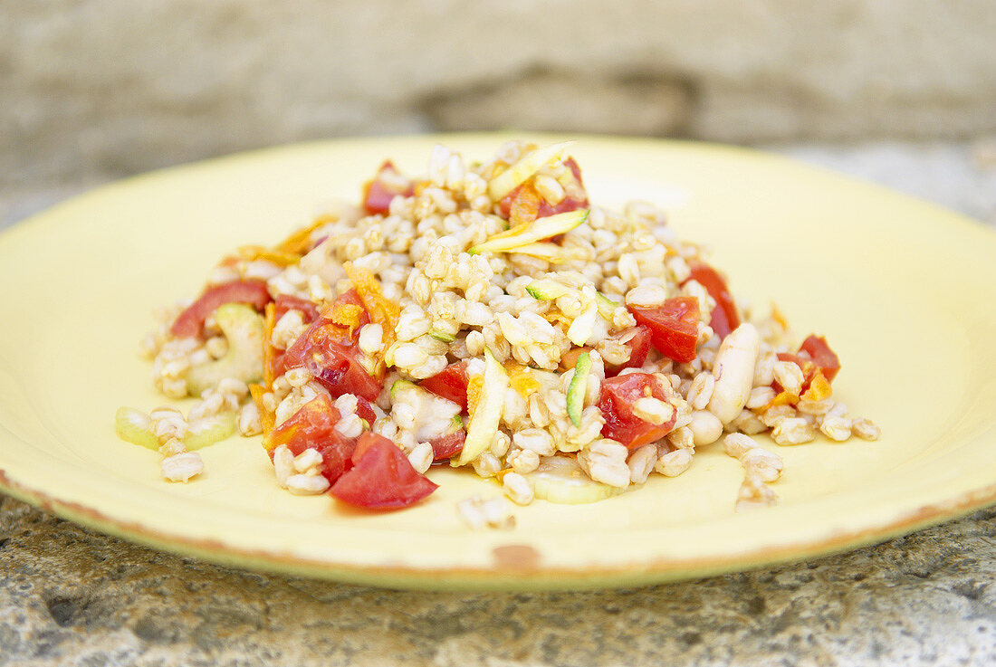 Dinkelsalat mit Tomaten