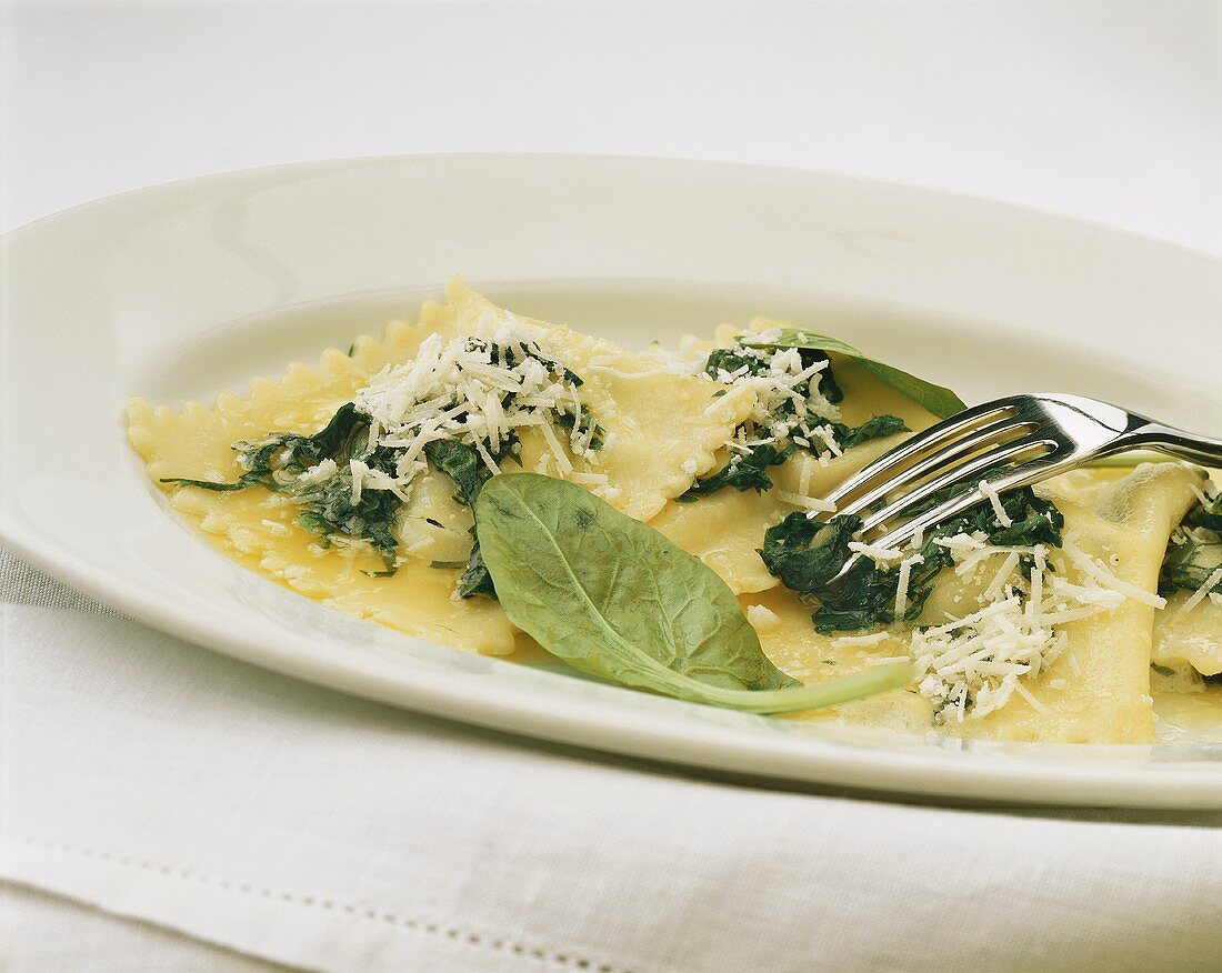 Cappellacci di ricotta (Teigtaschen mit Ricottafüllung)