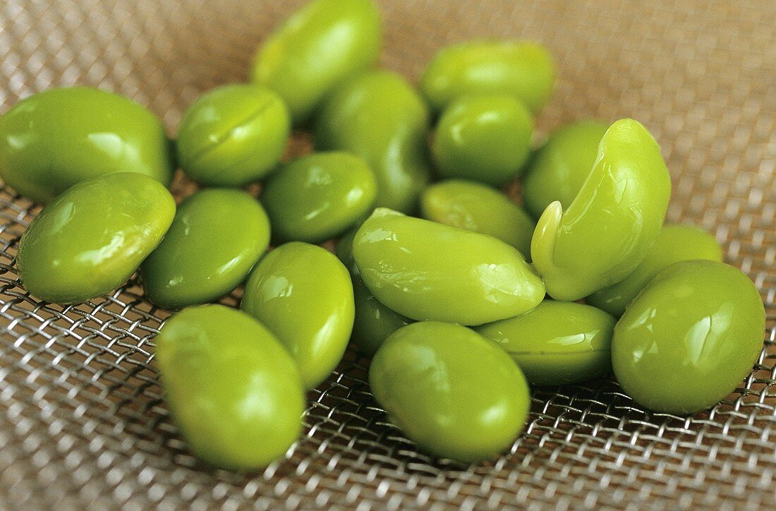 Edamame (green soya beans)