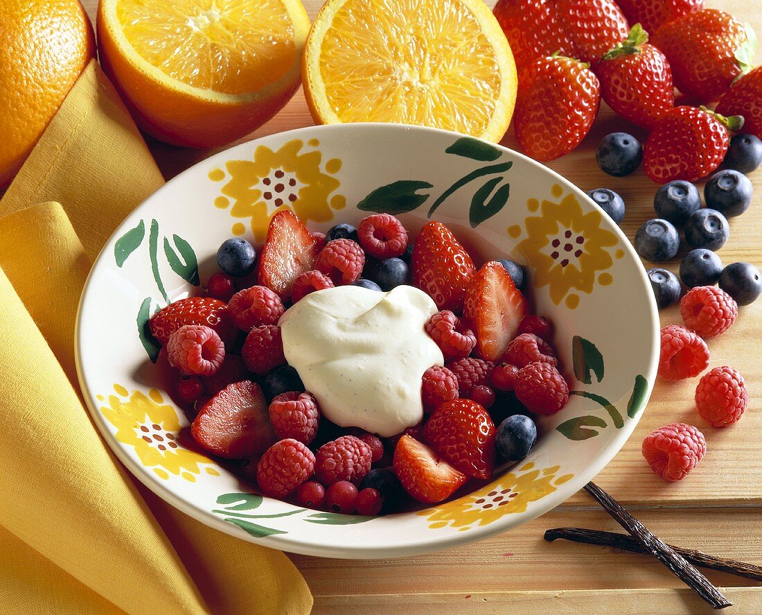 Berry salad with orange cream